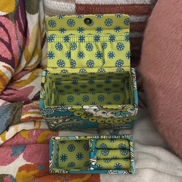 Vera Bradley Mini Travel Jewelry Box Ring Case Peacock Turquoise Flowers - Picture 4 of 6